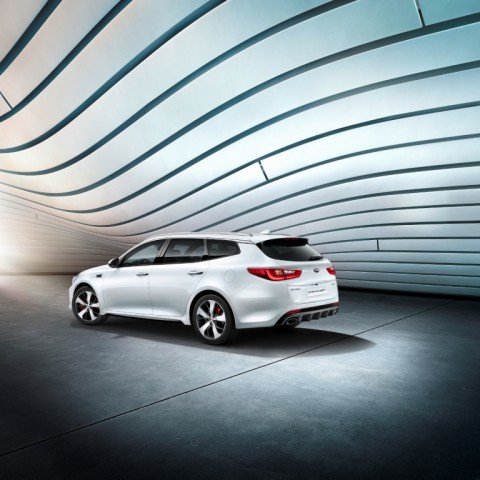 kia_optima_sw_gt_my17_3_4_rear_view_8594_45814