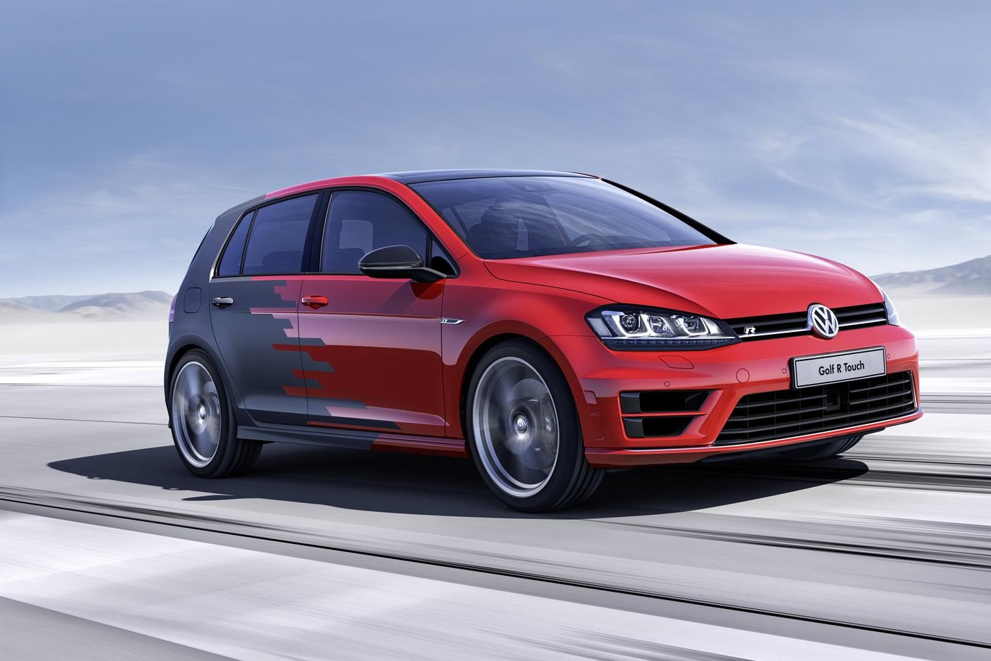 Volkswagen Golf R научился понимать язык жестов | Autogeek