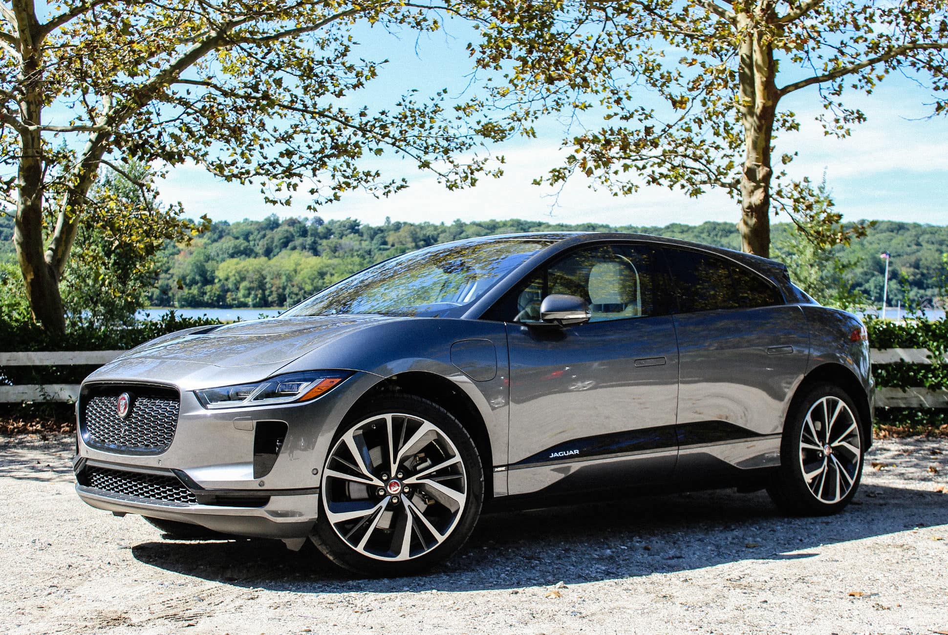 Jaguar i pace. Jaguar i-Pace 2020. Jaguar электромобиль i Pace. Ягуар электрокар i Pace 2020.