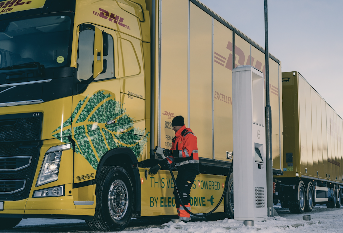 Масою до 60 тон: DHL та Volvo Trucks починають випробування електровантажівки в Європі