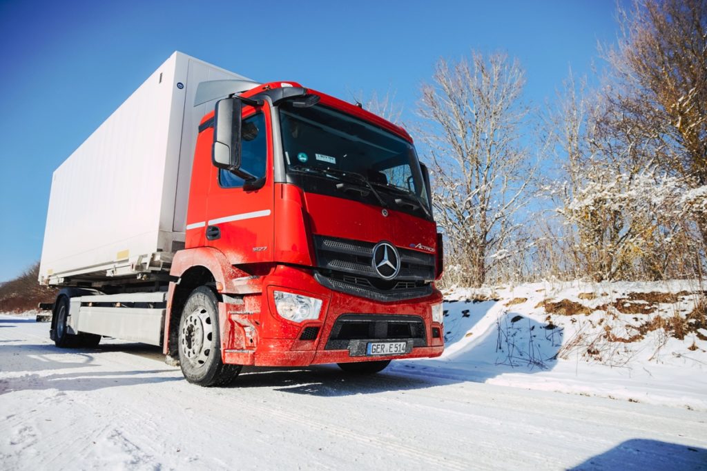 Електровантажівки Mercedes-Benz перевірили в умовах морозів: результати не афішують