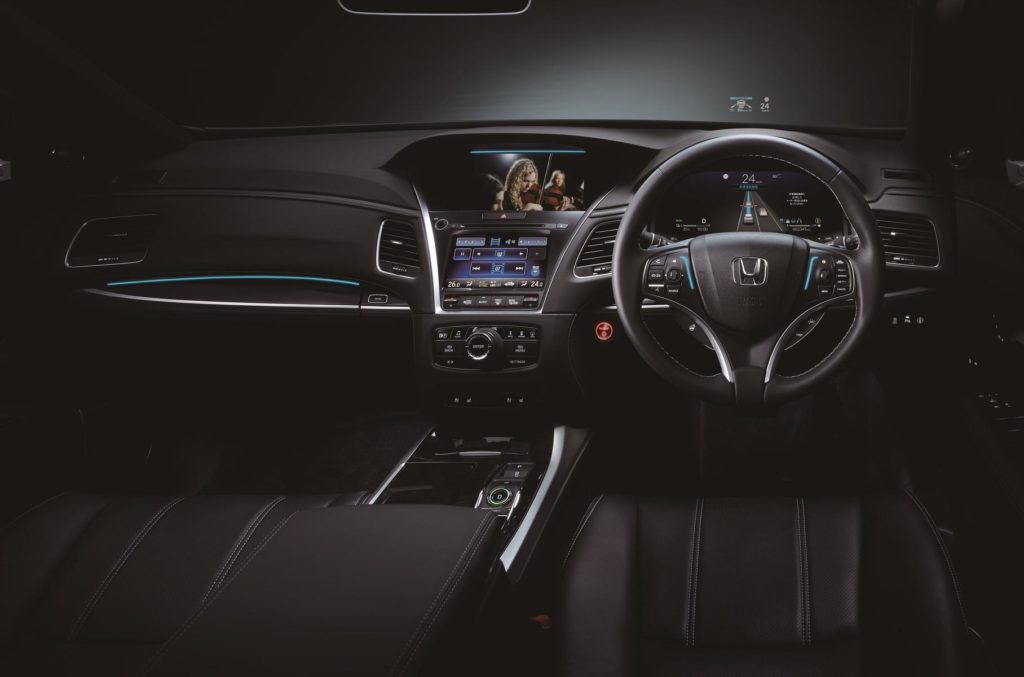 Можна без рук: Honda представила вдосконалену версію систем допомоги водієві Sensing Elite