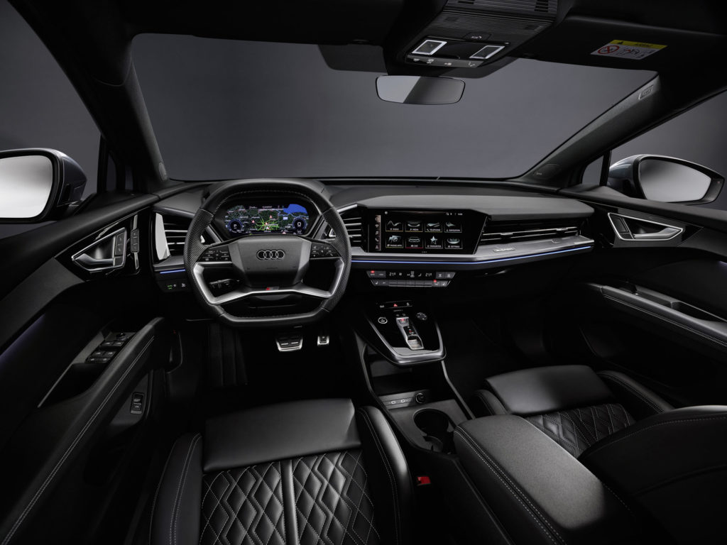 Голосовий помічник і проекційний дисплей на 70 дюймів: Audi здивував «начинкою» салону