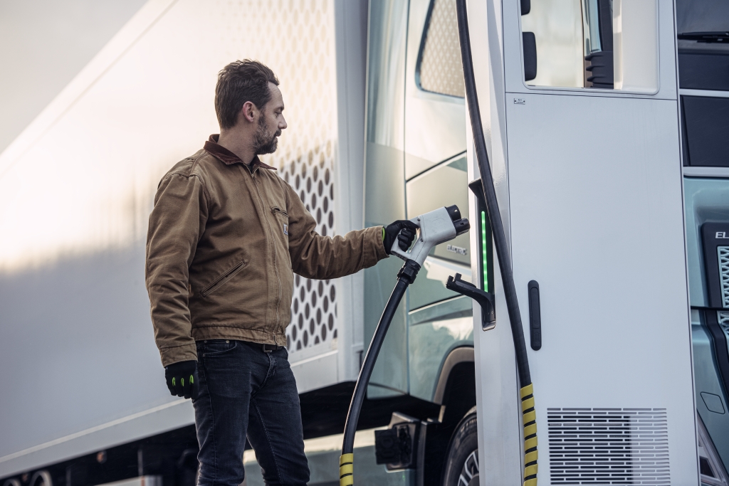 Volvo Trucks розкрила технологічні особливості нових великотоннажних електровантажівок