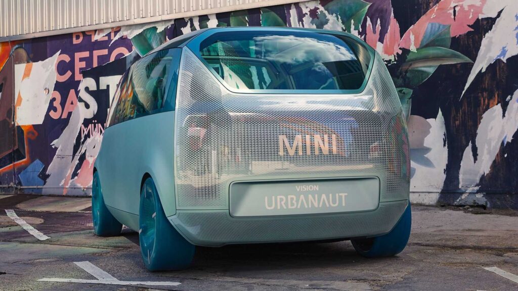 Концепт мінівена-трансформера Mini Vision Urbanaut показав, якими будуть безпілотні авто
