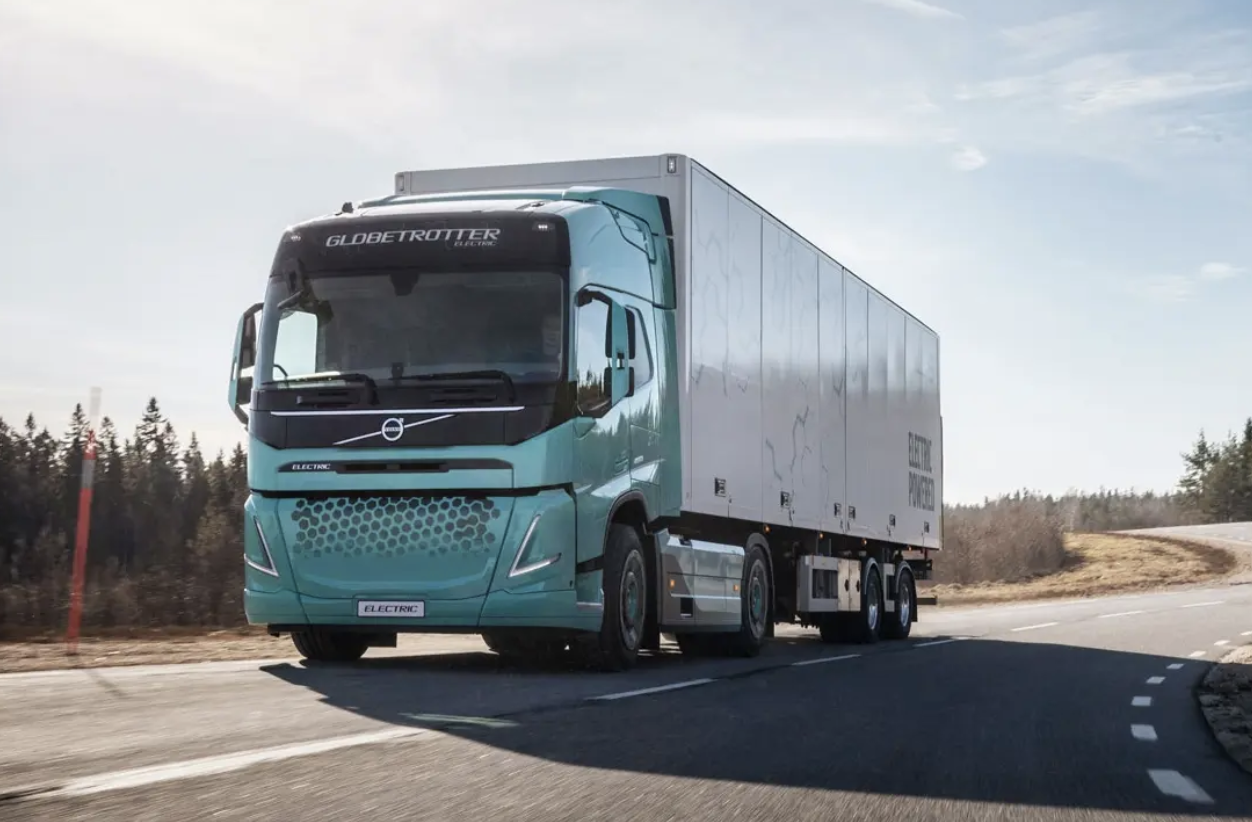 Daimler, Volvo та Traton побудують спільну мережу зарядних станцій для електричних вантажівок