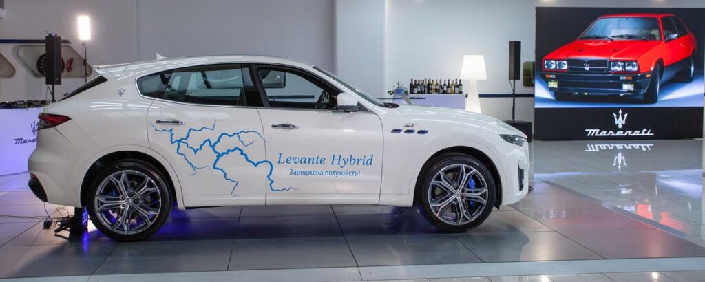 В Україні презентовано екологічний та технологічний Maserati Levante Hybrid: ціна – від €94 000