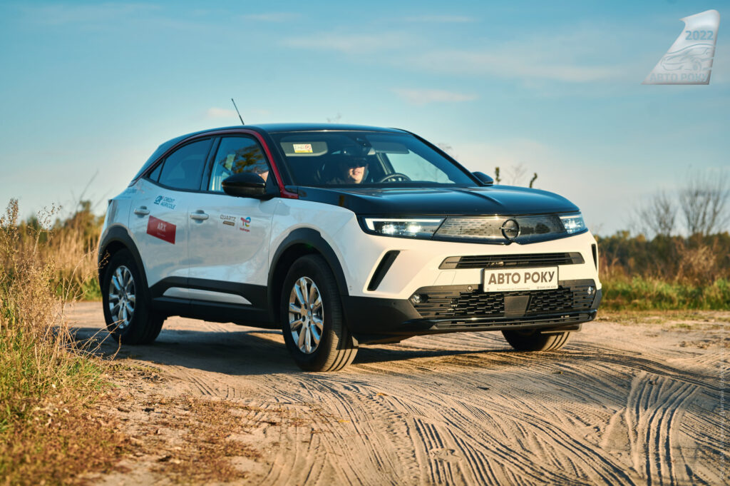 Одразу дві SUV-моделі Opel претендують на титул "Кросовер року в Україні"