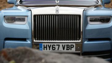 Rolls-Royce Spectre стане першим електромобілем марки і збереже фірмову решітку радіатора