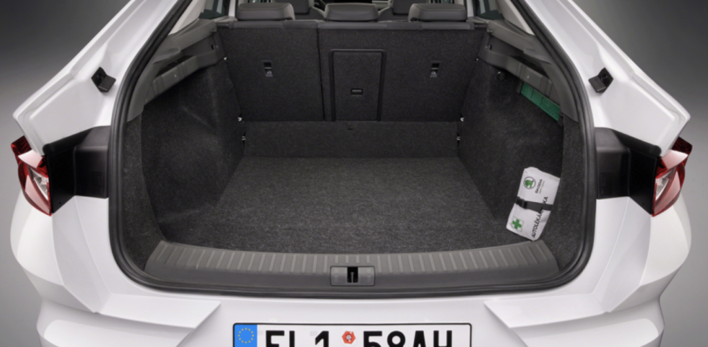 Потужний та стильний: Skoda представила свій новий електромобіль - електричне крос-купе Enyaq Coupé IV