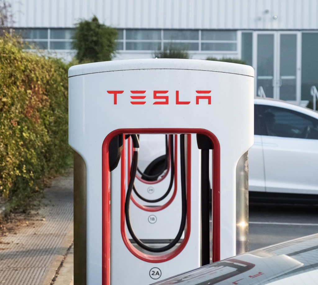 Обіцяли й зробили: мережу Tesla Supercharger в Нідерландах повністю відкрили для електромобілів інших марок
