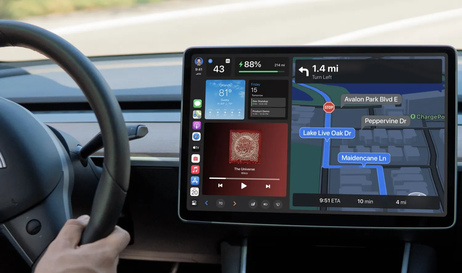 Tesla працює над інтеграцією Apple CarPlay у мультимедіа своїх