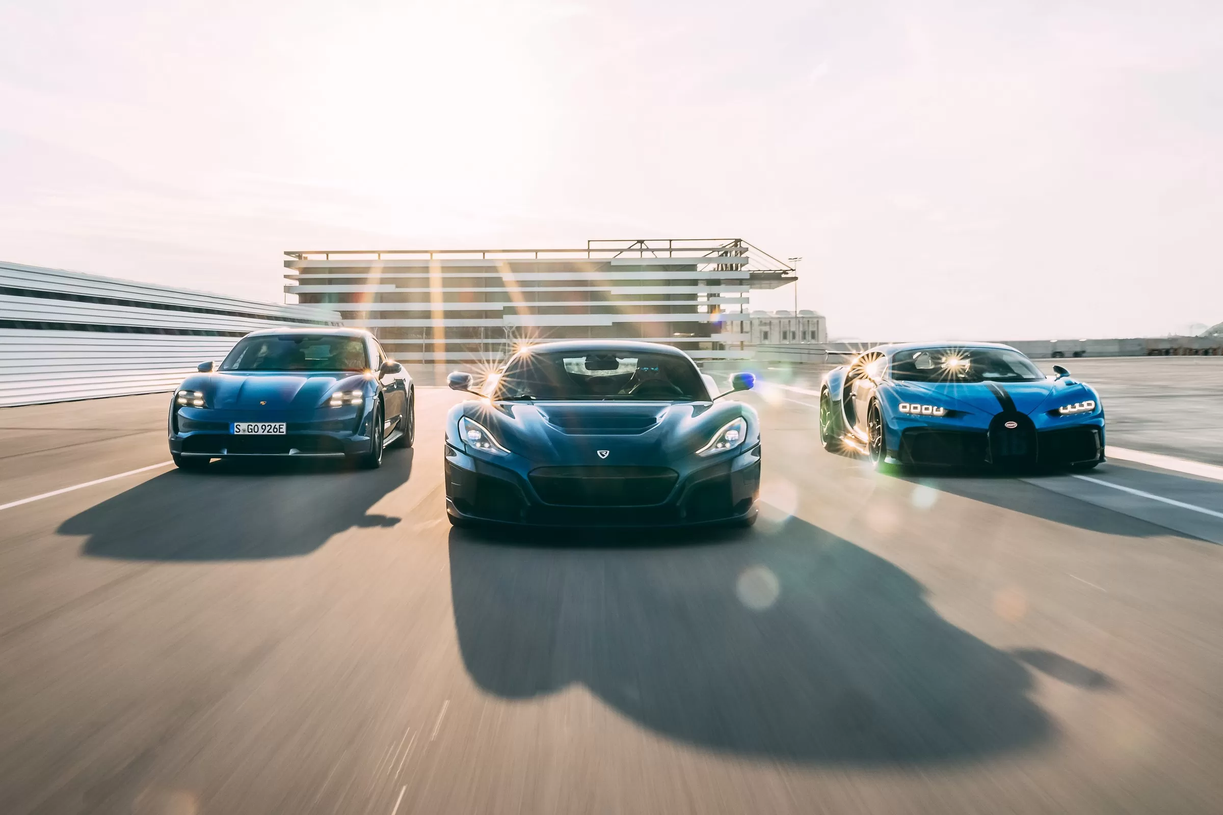 Електромобілі перемагають: Porsche продає свою частку у Bugatti