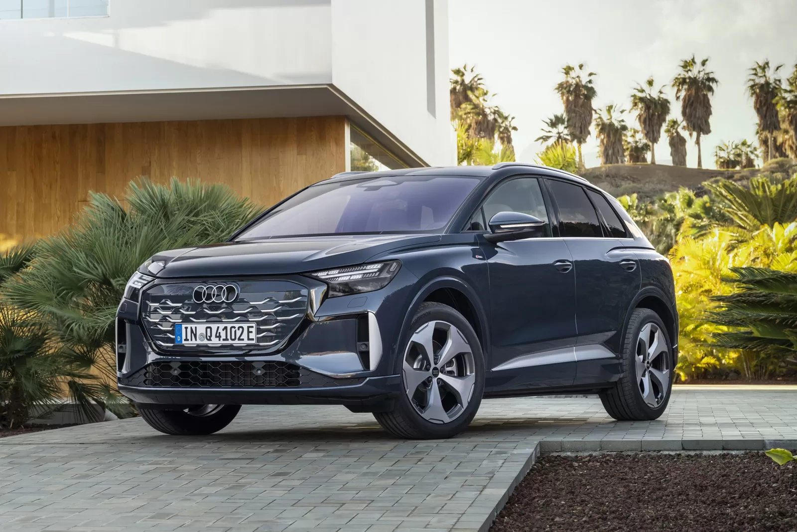 Від 47 500 євро: електромобіль Audi Q4 e-tron отримав підтримку ChatGPT