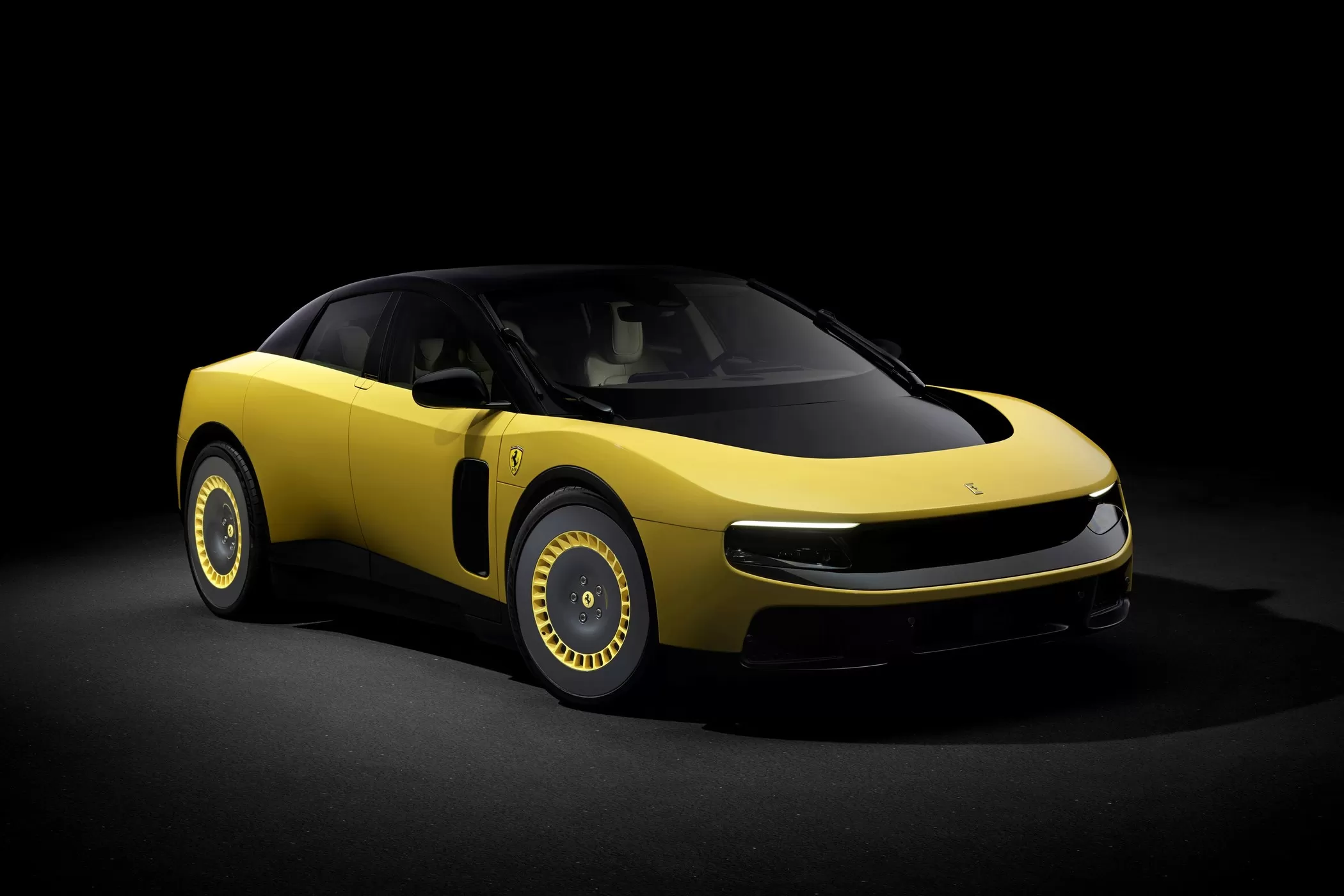 Ferrari офіційно показала перший електромобіль і оцінила його в півмільйона євро