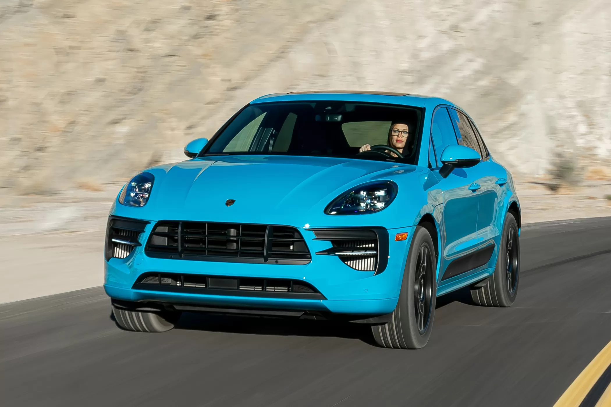 Далі лише електрика: Porsche відправляє бензиновий Macan на пенсію
