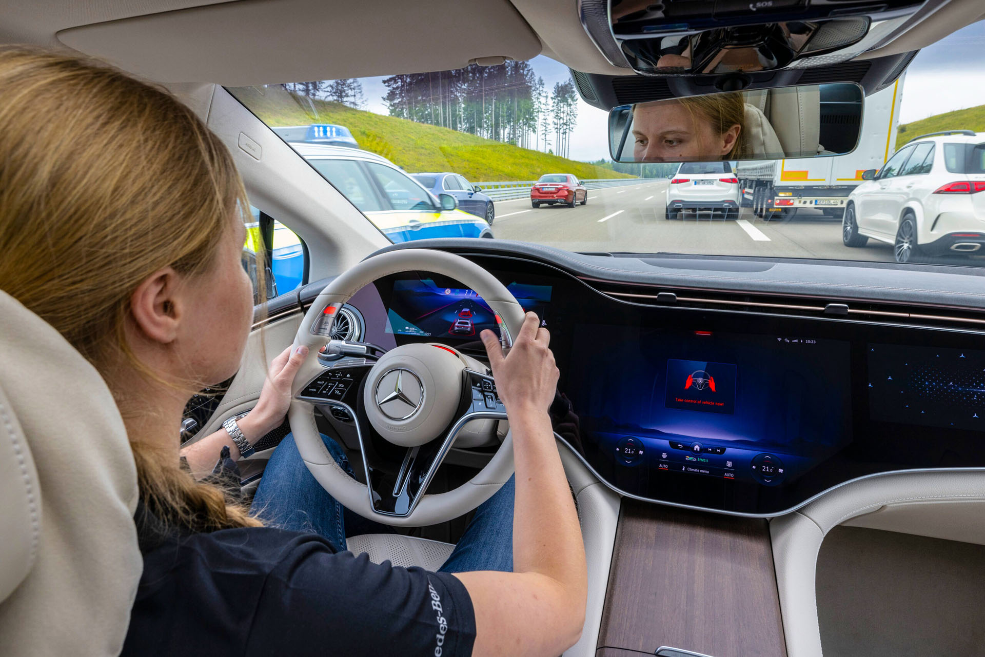 Mercedes-Benz запустив “міський” автопілот у Німеччині