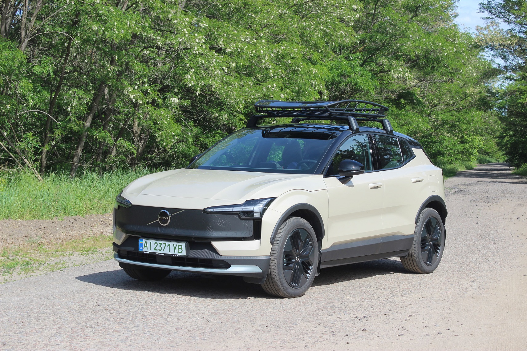 Тест-драйв Volvo EX30 Cross Country: відкриваємо спорткар для